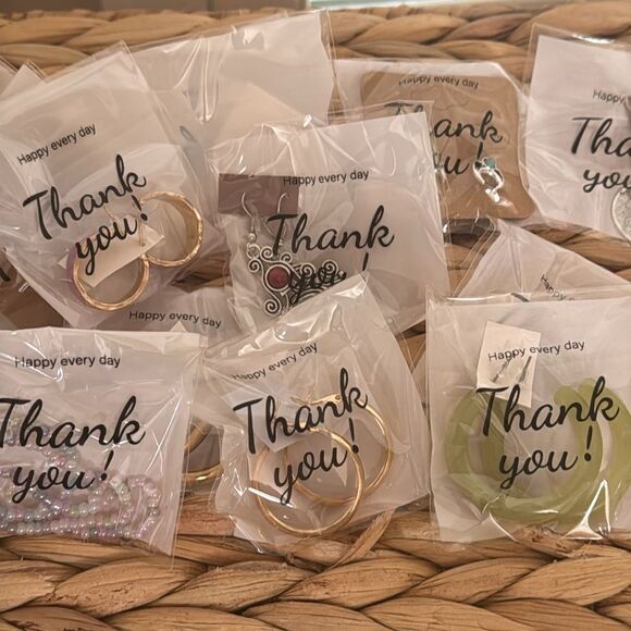 Mystery Gift Extra Label - Picture 1 of 2